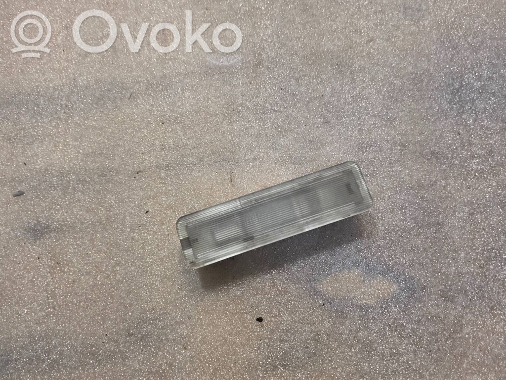 BMW 7 E38 Éclairage intérieur porte avant 