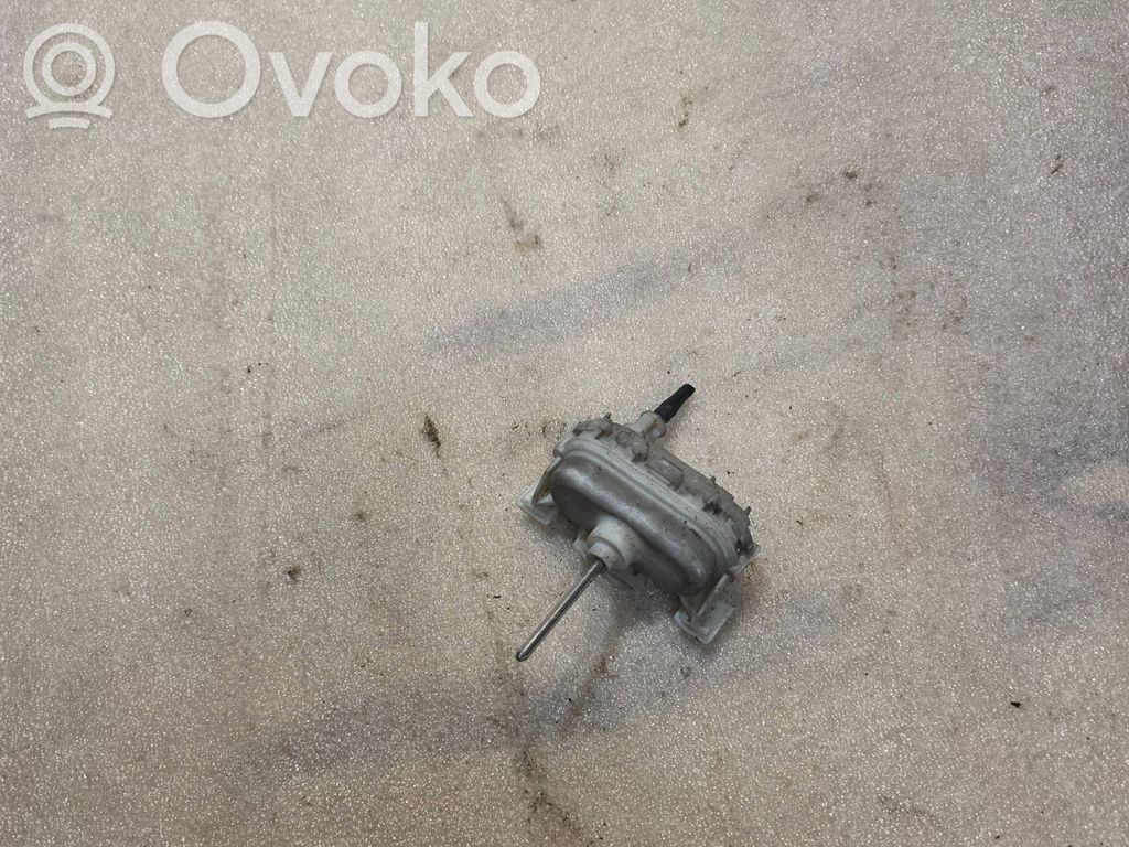 Central locking vacuum pump   8D0862153