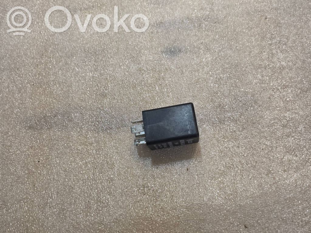 Audi A8 S8 D2 4D Muu rele 
