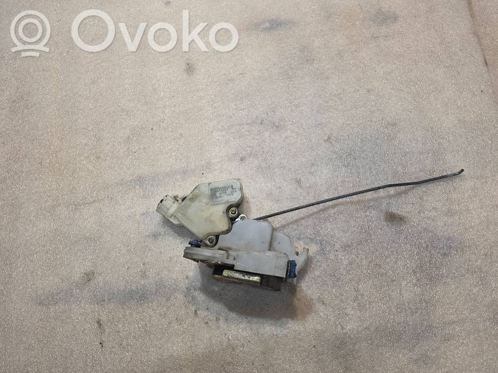 Nissan X-Trail T30 Front door lock 