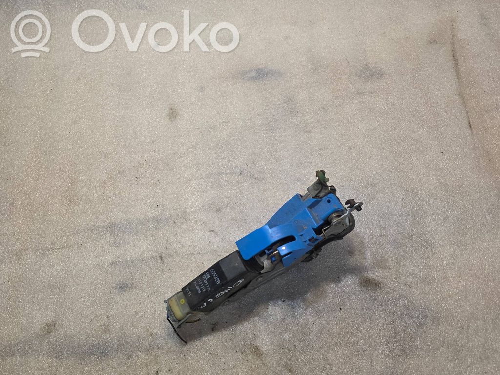 Front door lock   605328,90493702