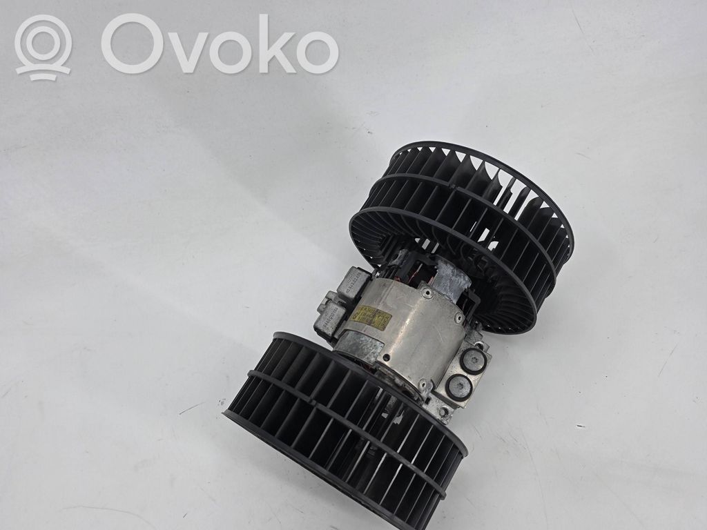 BMW 7 E38 Mazā radiatora ventilators 