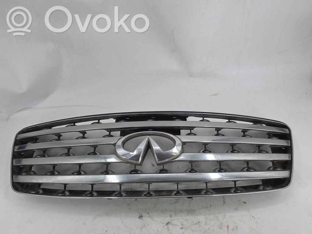 Infiniti FX Etupuskurin ylempi jäähdytinsäleikkö 