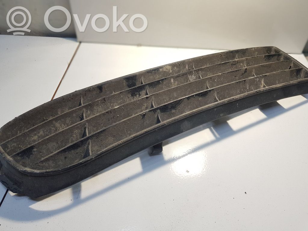 Audi A4 S4 B5 8D Front bumper lower grill 