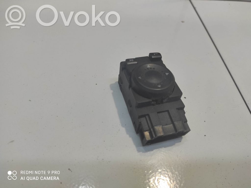 Volkswagen PASSAT B5 Wing mirror switch 