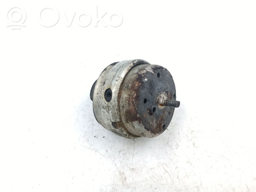 Audi A4 S4 B5 8D Engine mount bracket 