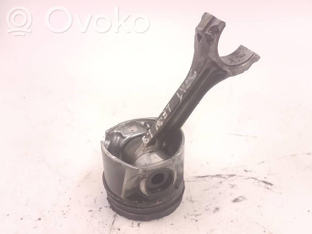 Seat Leon (1M) Piston 