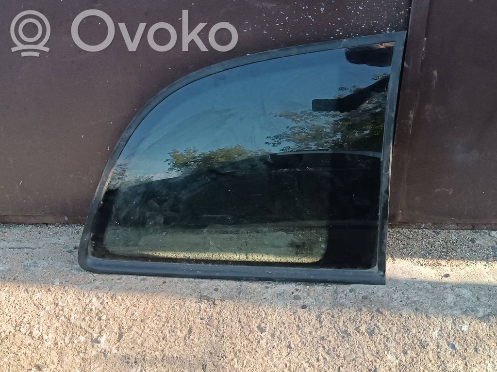 Opel Zafira A Vidrio lateral trasero 