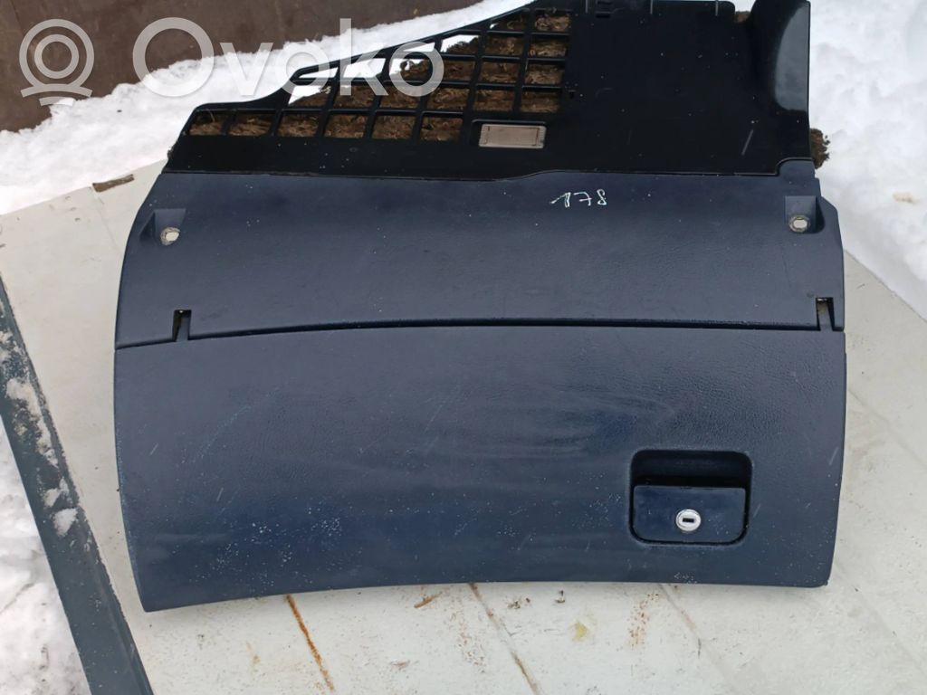 Glove box set