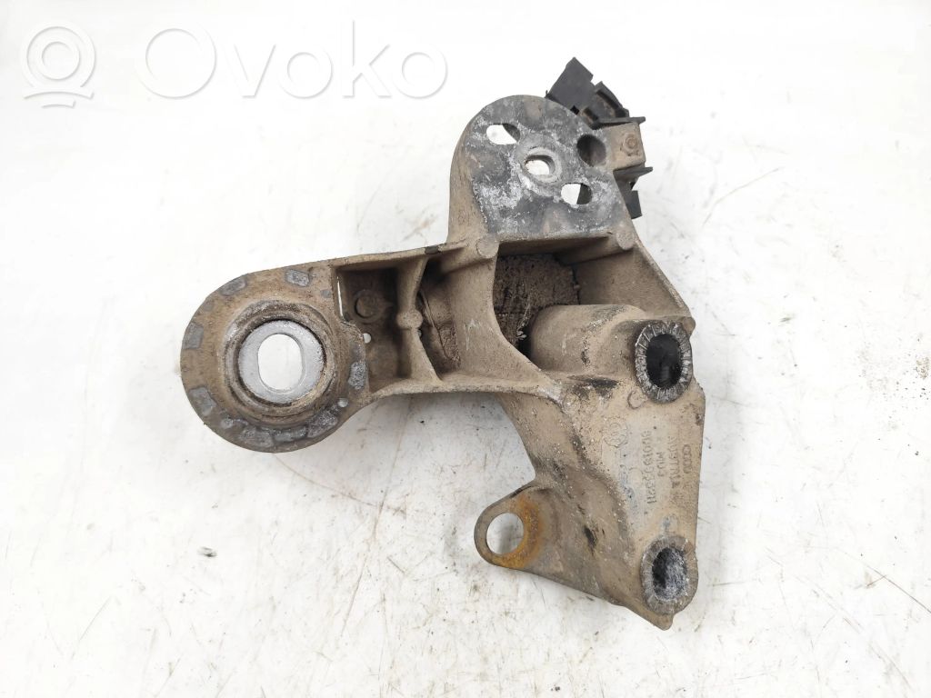 Engine mounting bracket   8D0199352H
