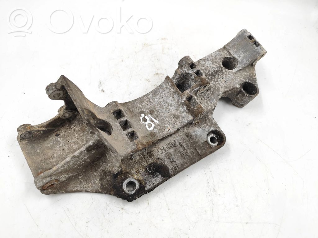 Volkswagen Polo III 6N 6N2 6NF Engine mounting bracket 