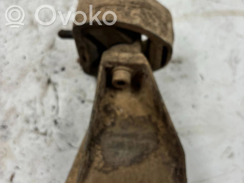 Audi A4 S4 B5 8D Gearbox mounting bracket 