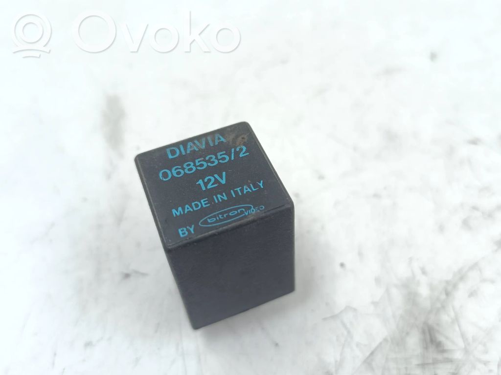Audi A4 S4 B5 8D Other relay 