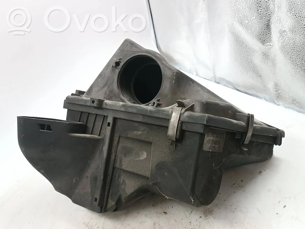 BMW 3 E90 E91 Oro paėmimo kanalo detalė (-ės) 