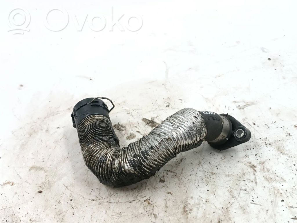 Engine coolant pipe/hose   3879