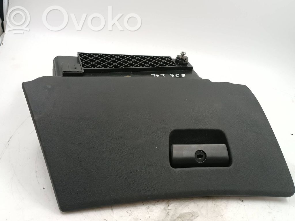 Glove box   7061