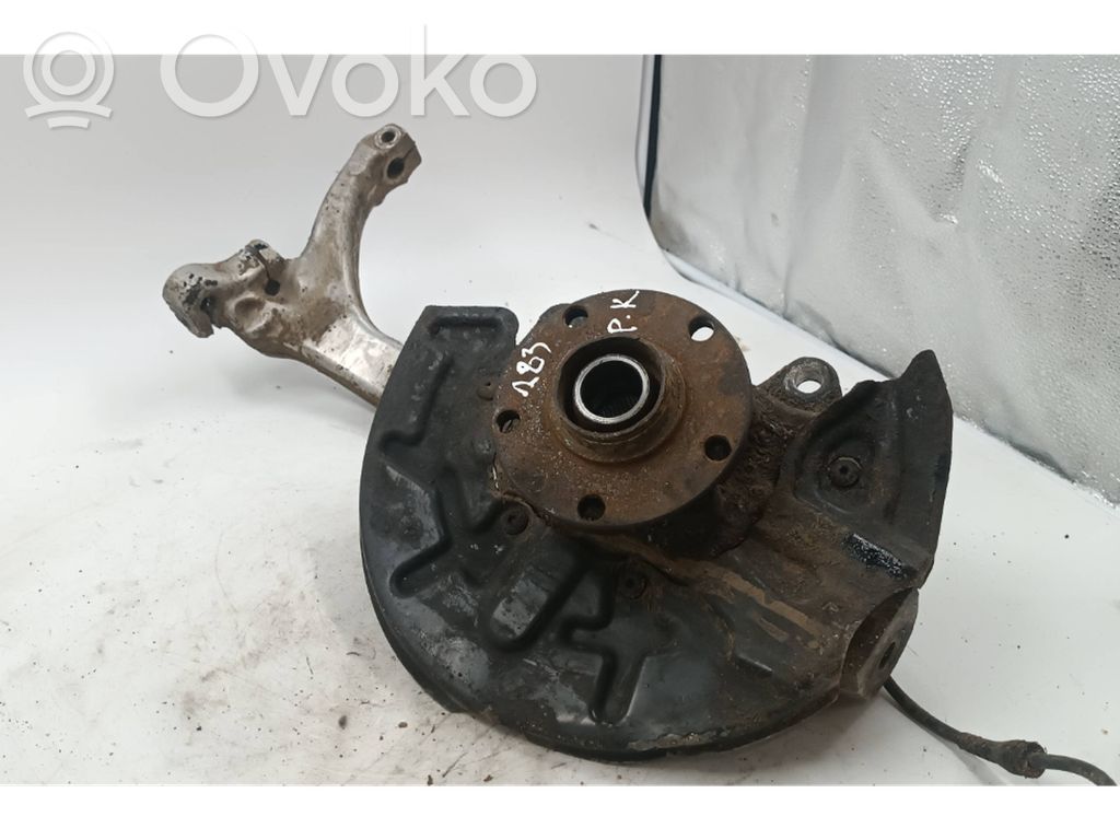 Audi A4 S4 B6 8E 8H Front wheel hub 
