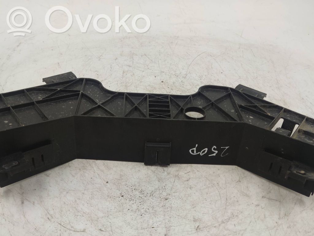 BMW 5 E60 E61 Muu moottoritilan osa 
