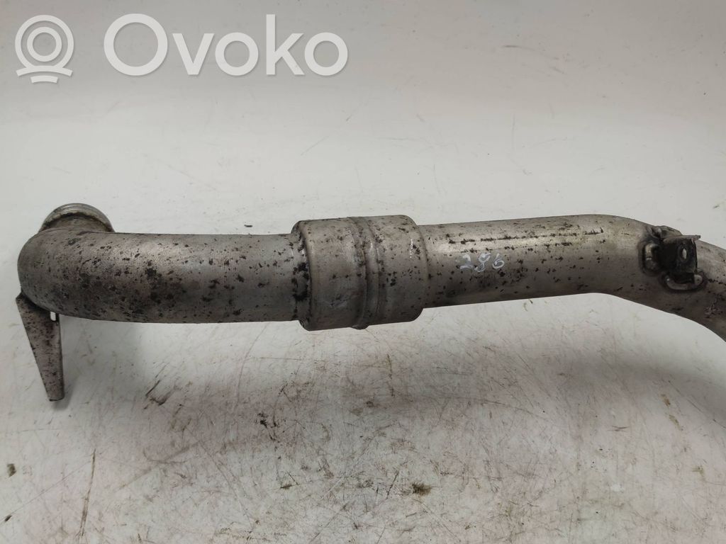 Audi A4 S4 B8 8K Välijäähdyttimen letku 