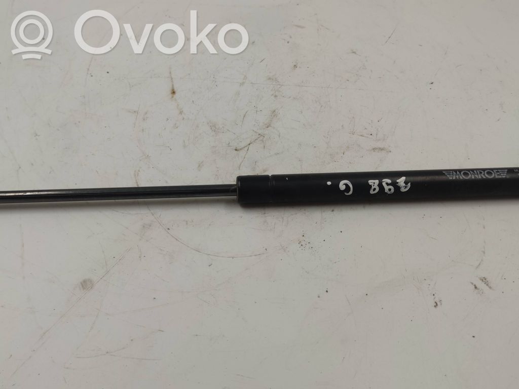 Audi A4 S4 B5 8D Tailgate/trunk strut/damper 