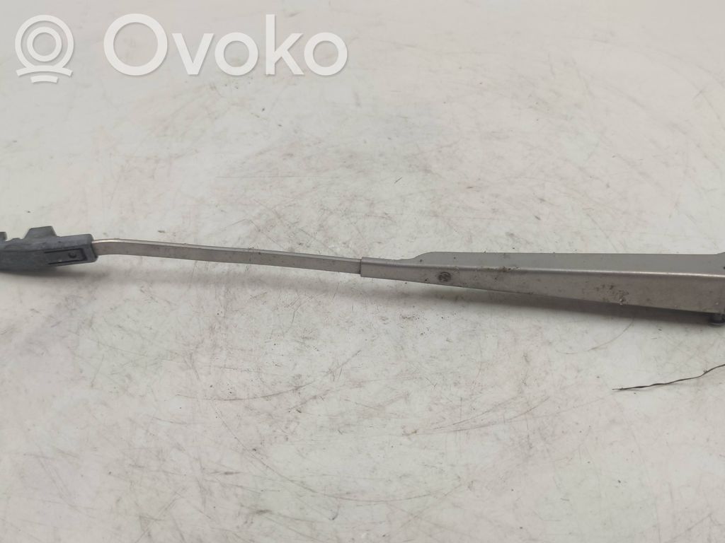 Datsun 100 Front wiper blade arm 