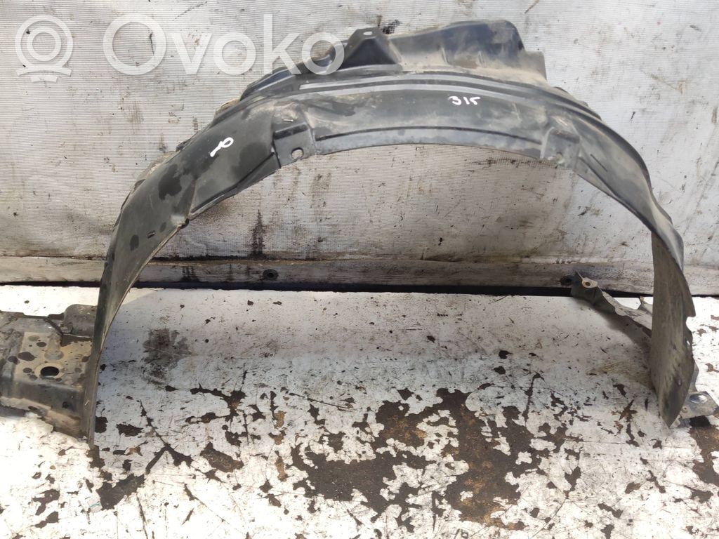 Nissan Primera Nadkole przednie 