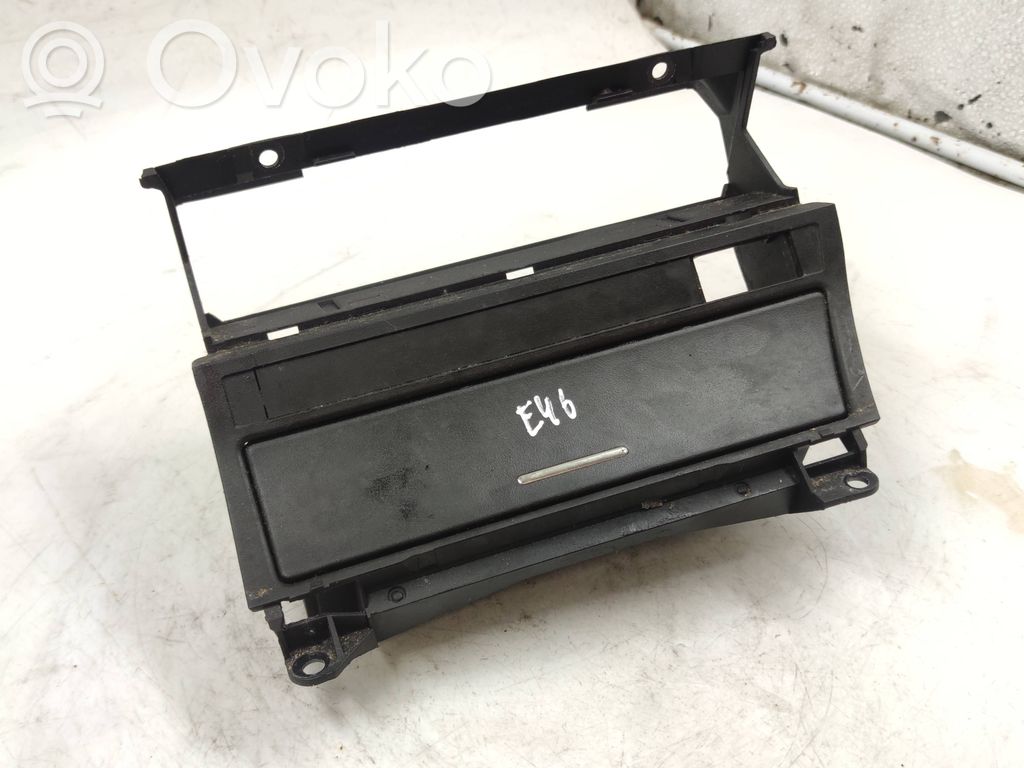 BMW 3 E46 Aschenbecher 