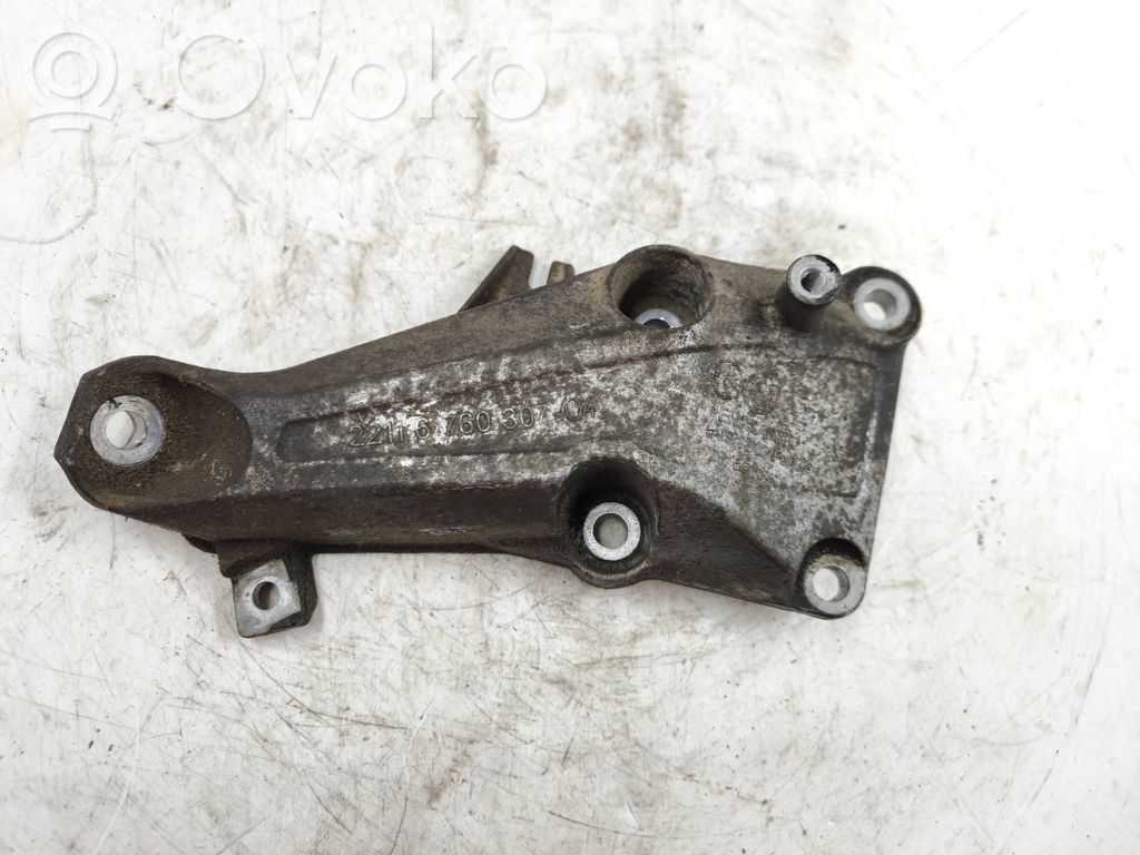 BMW 1 E81 E87 Engine mounting bracket 