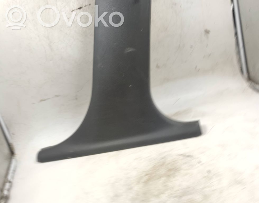 (B) pillar trim (bottom)   8198682