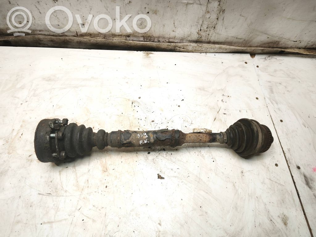 Audi A4 S4 B5 8D Etuvetoakseli 
