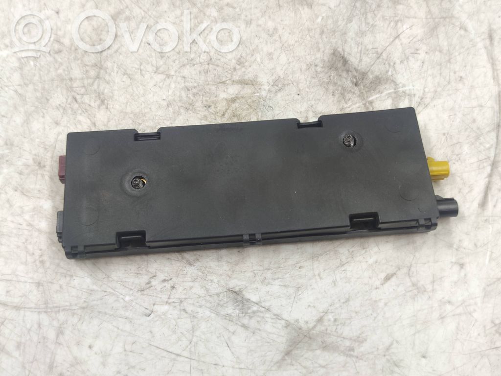 BMW 1 E81 E87 Antenos stiprintuvas 