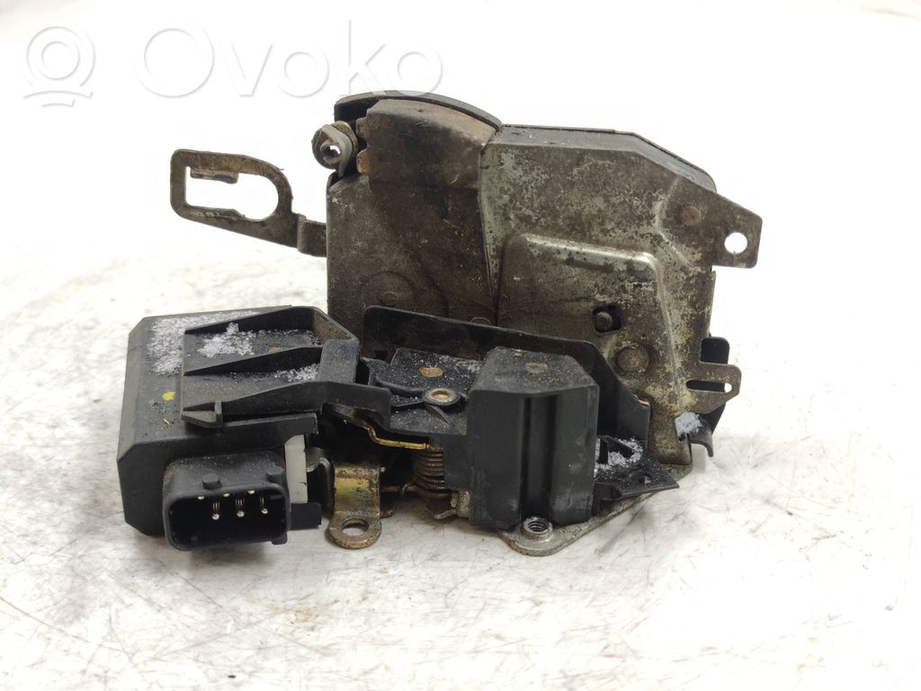 BMW 3 E36 Etuoven lukko 