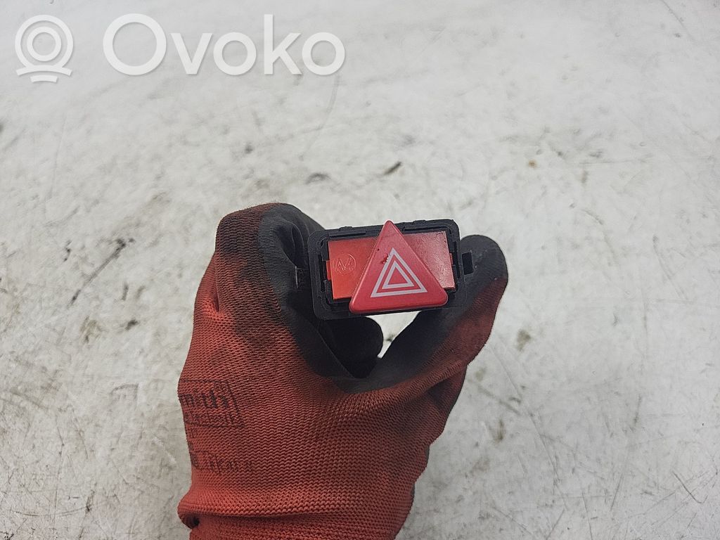 Audi A4 S4 B5 8D Botón interruptor de luz de peligro 
