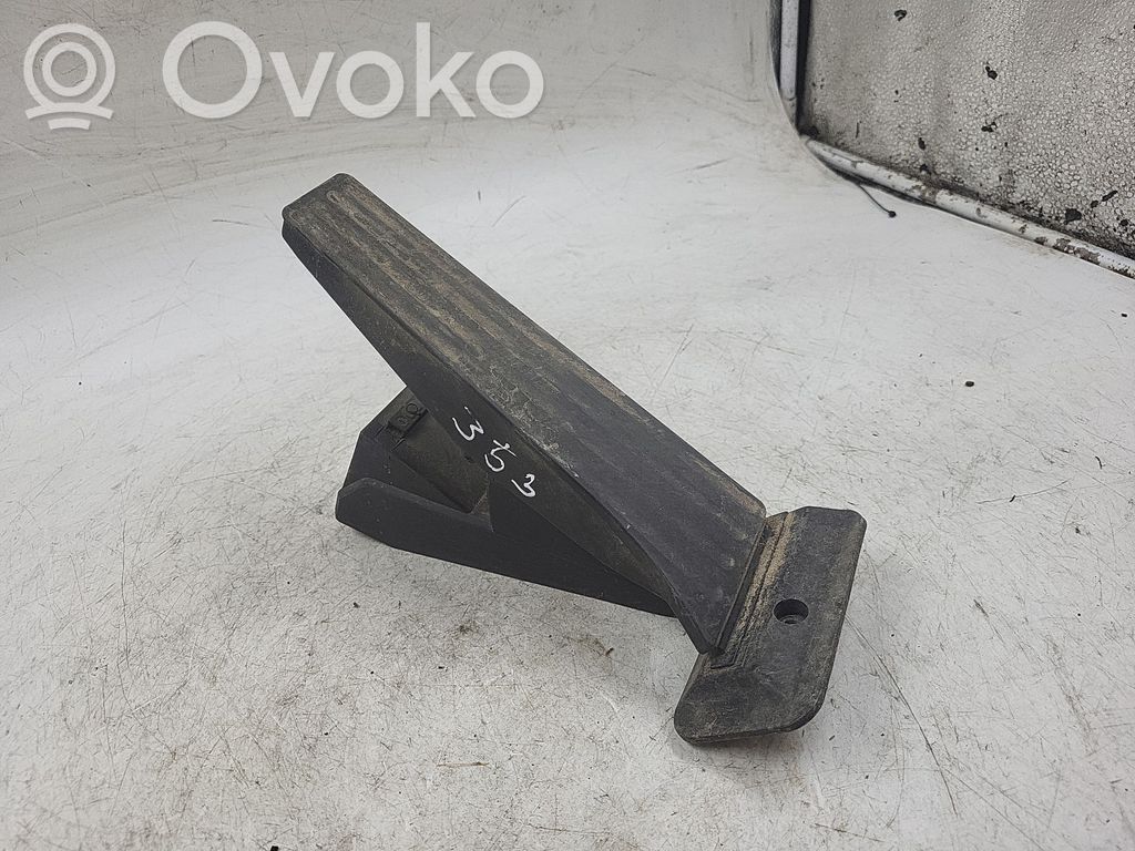 Педаль акселератора   6858574