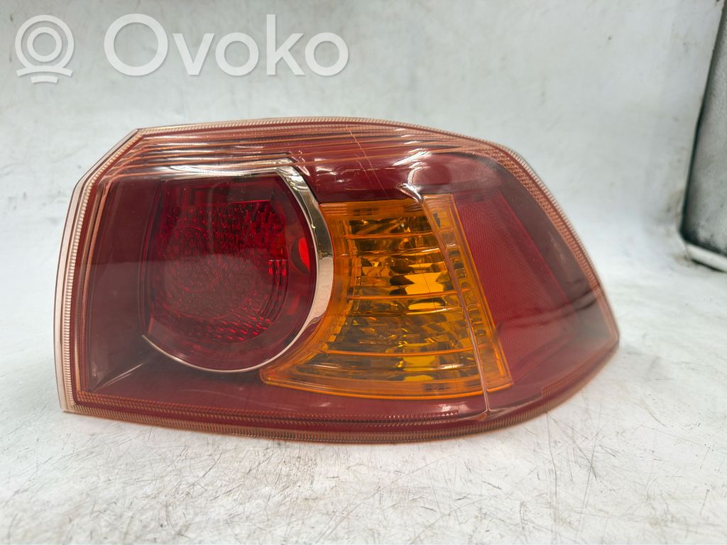 Mitsubishi Lancer X Lampă spate în caroserie 