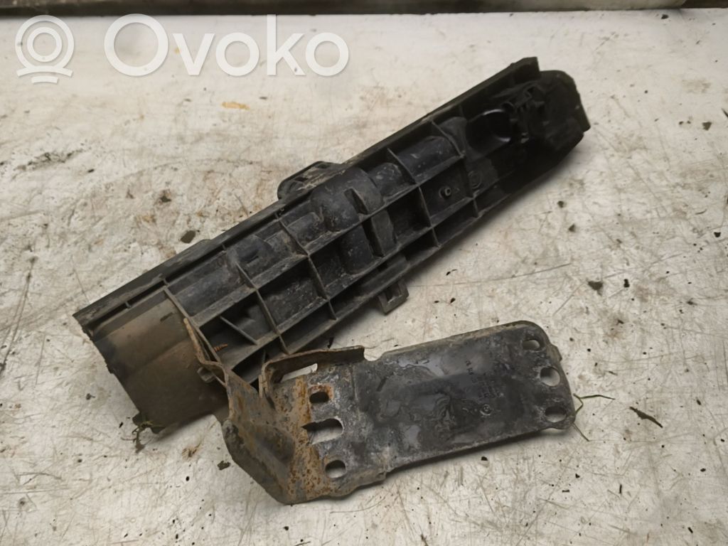 BMW 3 E90 E91 Staffa di montaggio del radiatore 