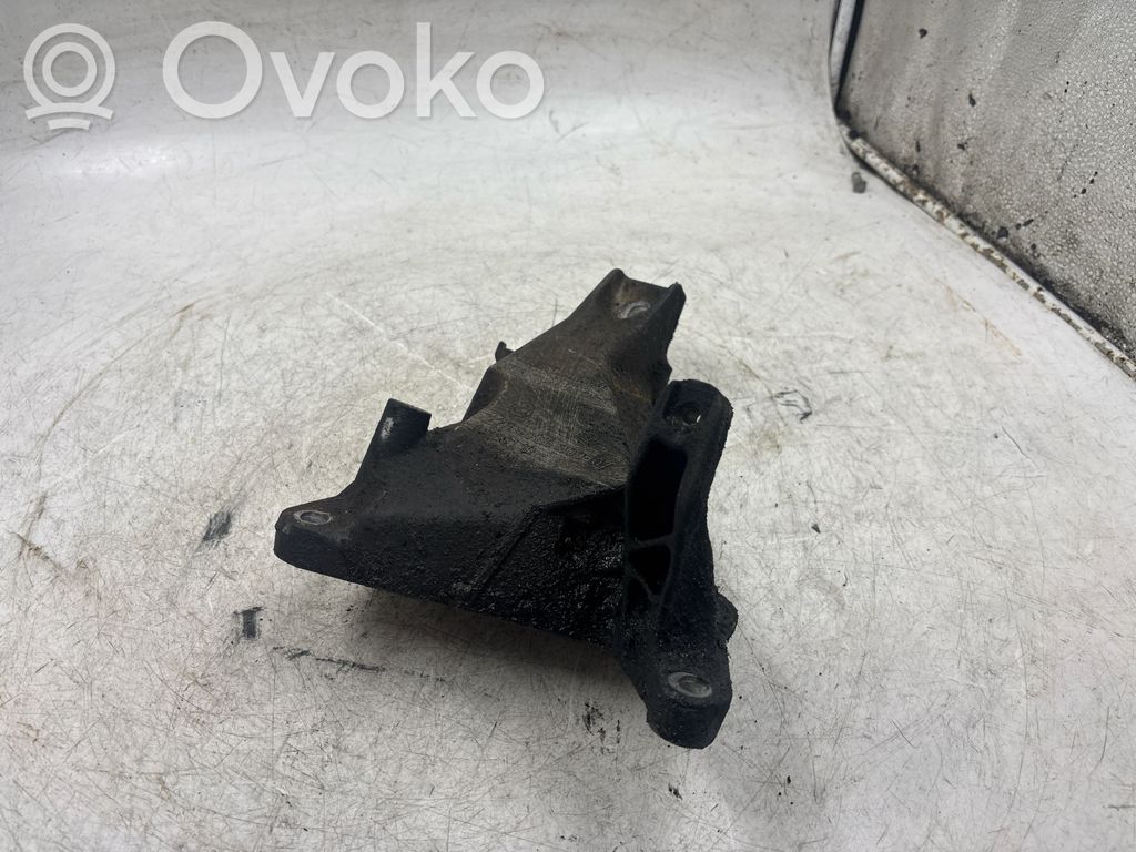 BMW 3 E90 E91 Engine mounting bracket 