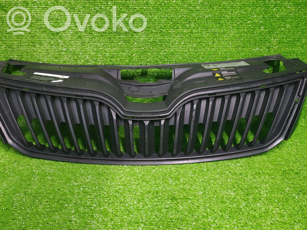 Skoda Rapid (NH) Front bumper upper radiator grill 
