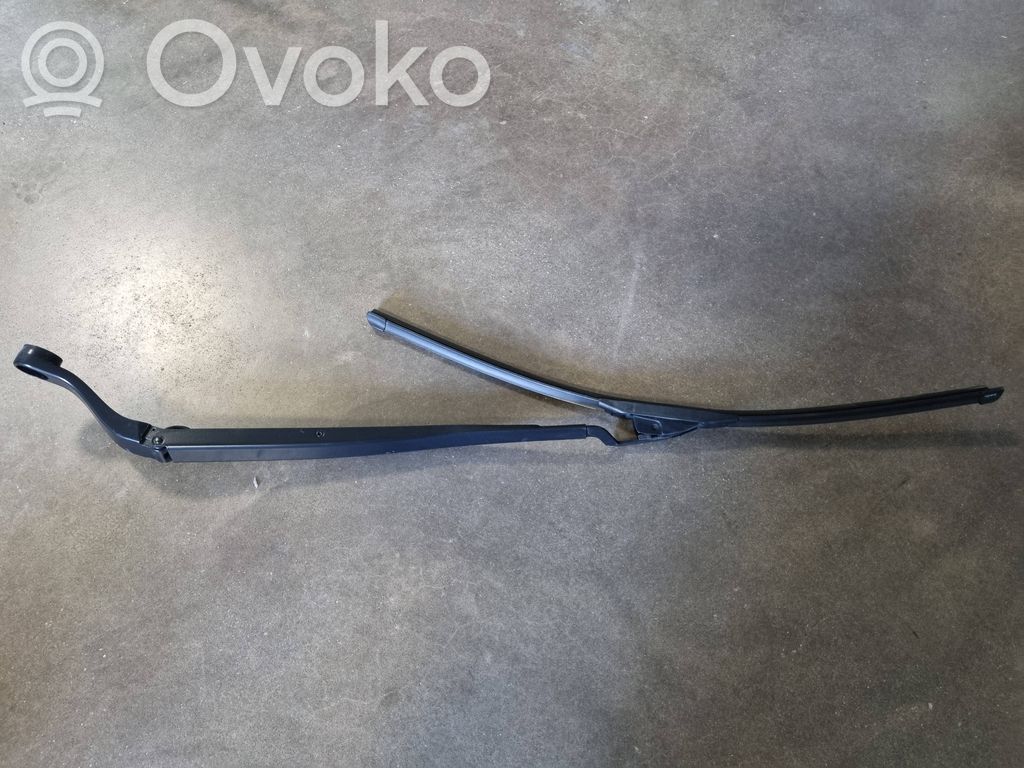 Chrysler Pacifica Front wiper blade arm 