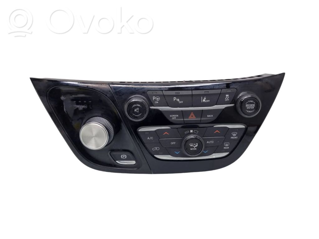Chrysler Pacifica Climate control unit 