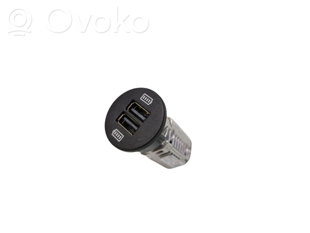 Porsche Cayenne (9Y0 9Y3) Enchufe conector USB 