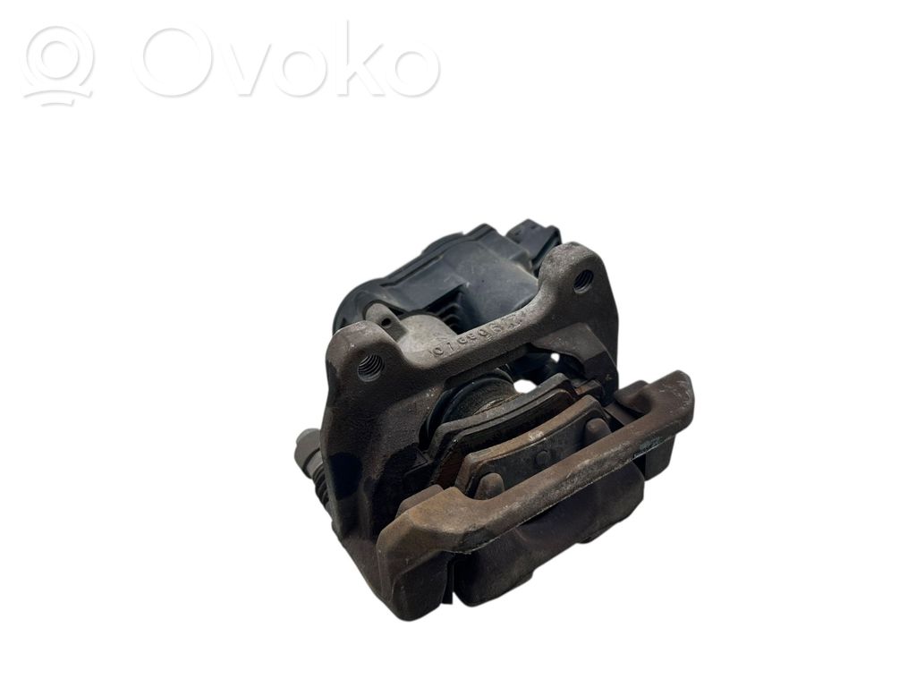 Volvo XC40 Takajarrusatula 