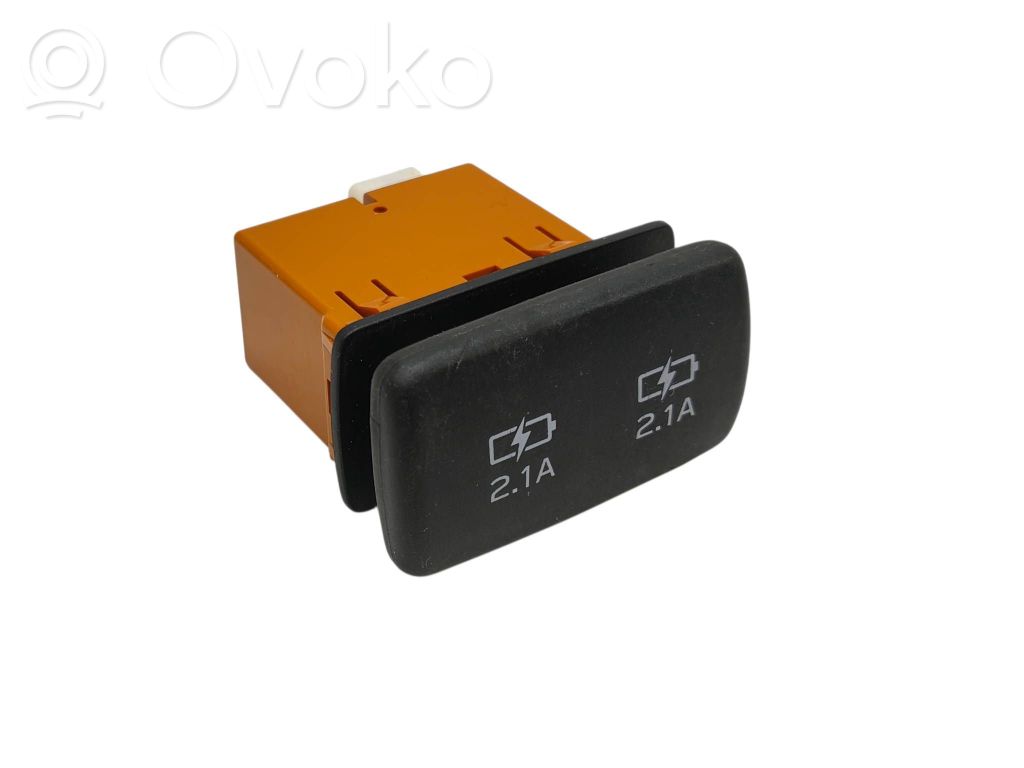Subaru Forester SK Enchufe conector USB 