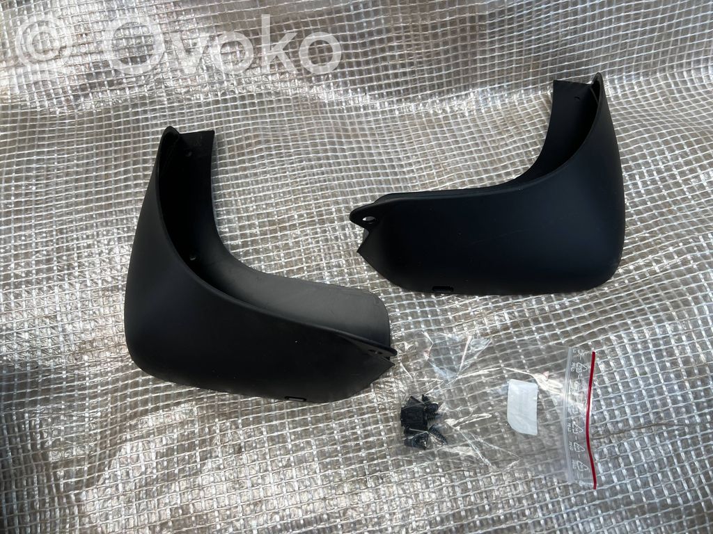 Nissan Note (E12) Rear mudguard 