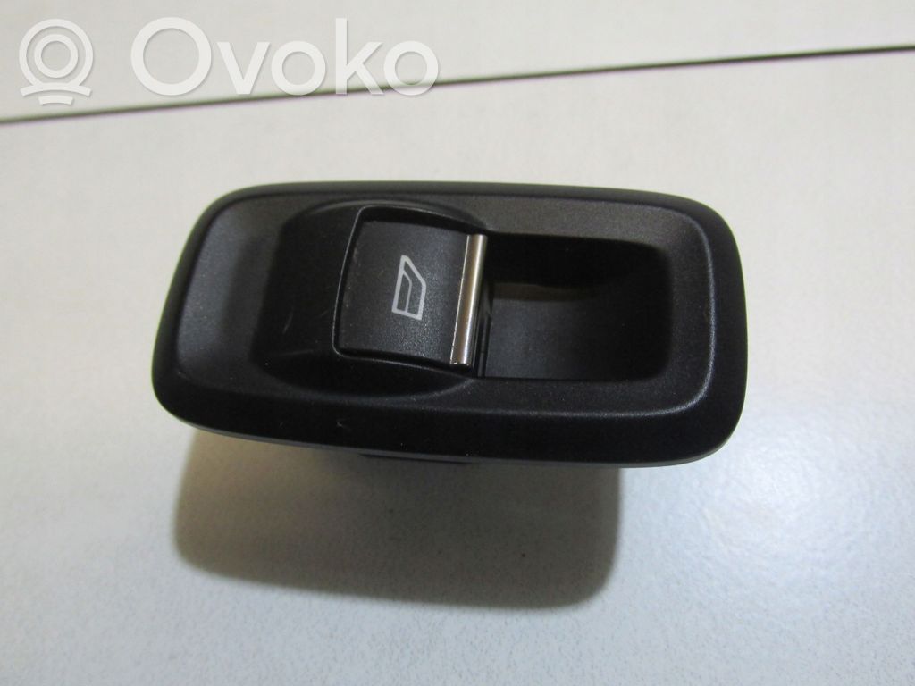 Ford Ecosport Tailgate/trunk/boot open switch 