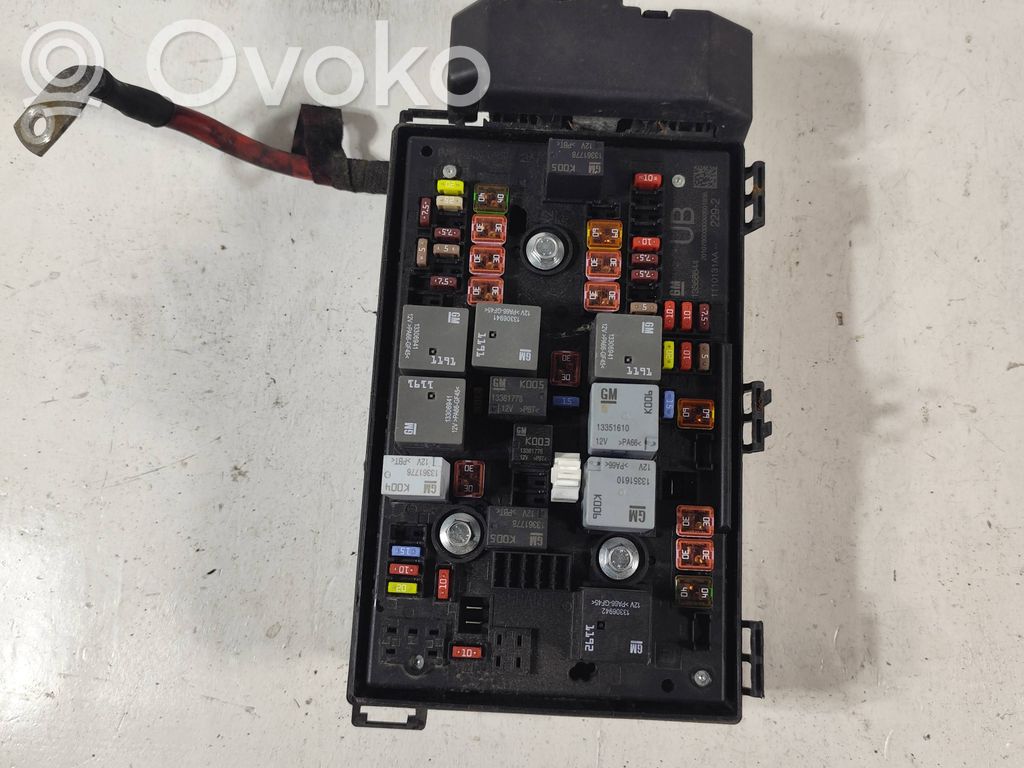 Opel Zafira C Fuse module 