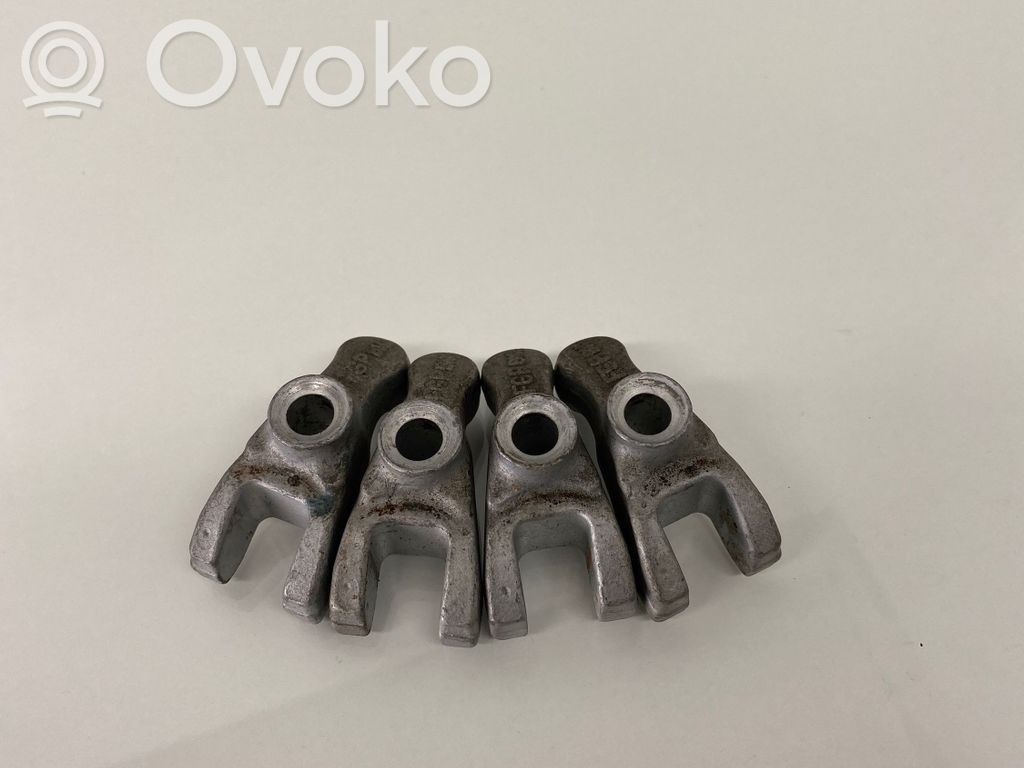 Opel Zafira B Uchwyt / Mocowania wtryskiwacza 