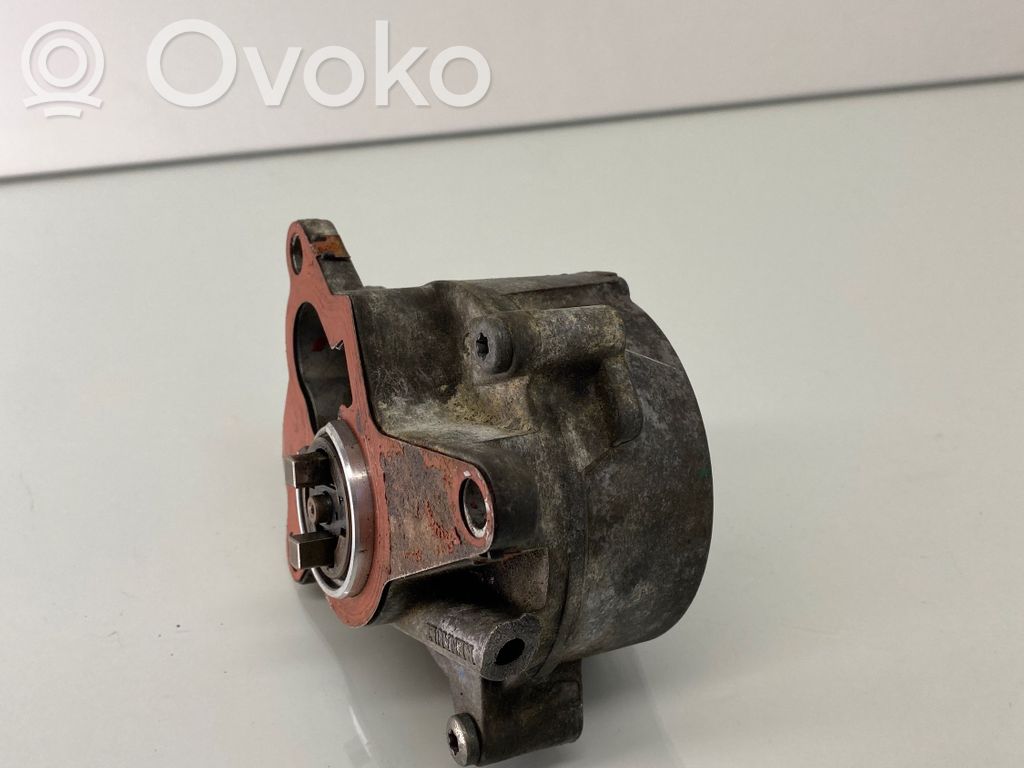 Opel Vivaro Vacuum pump 