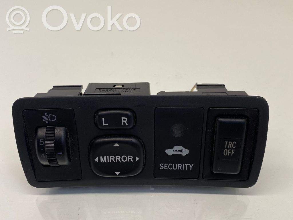 Toyota Corolla Verso AR10 Wing mirror switch 