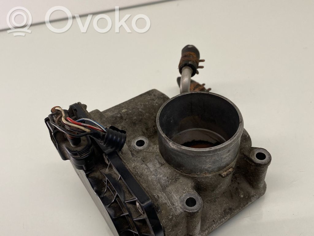 Toyota Corolla E120 E130 Droseļvārsts 